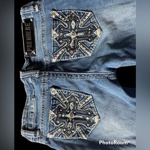 Ladies "Premiere rue21" Sz 3/4R )Faded Blue/Distressed/Boot Cut Jeans